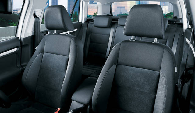 <strong>Volkswagen Golf Variant│フォルクスワーゲン ゴルフ ヴァリアント</strong>