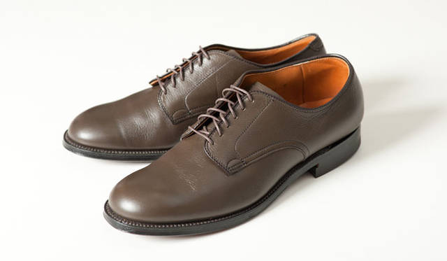 <strong> MARGARET HOWELL｜マーガレット・ハウエル</strong>　「MARGARET HOWELL×ALDEN」　ミリタリーラスト（カーフレザー）7万3500円