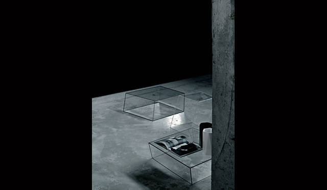 <strong>interiors｜インテリアズ</strong>　「GLAS ITALIA NEW COLLECTIONS」 Wireframe（ワイヤーフレーム）　テーブル18万600円～（参考価格）