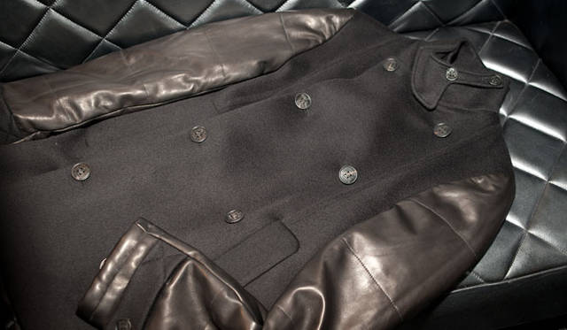 <strong>RESTIR｜リステア</strong>　ピーコート 21万5250円（TRUSSARDI 1911／リステア）