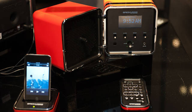 <strong>RESTIR｜リステア</strong>　インターネットラジオ 6万9930円（BRIONVEGA／リステア）