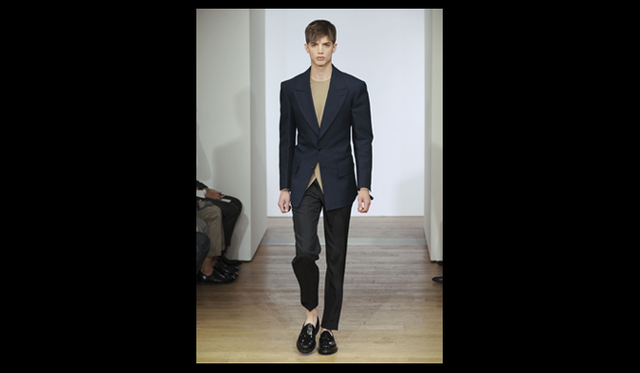 <strong>Yves Saint Laurent｜イヴ・サンローラン</strong>　