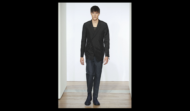 <strong>Yves Saint Laurent｜イヴ・サンローラン</strong>　