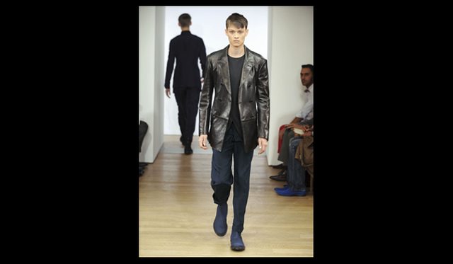 <strong>Yves Saint Laurent｜イヴ・サンローラン</strong>　