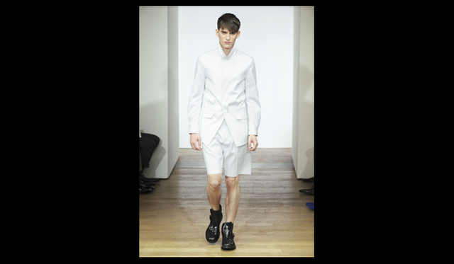 <strong>Yves Saint Laurent｜イヴ・サンローラン</strong>　