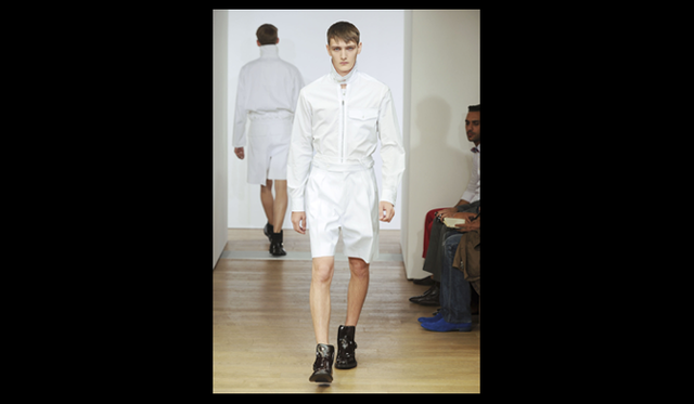 <strong>Yves Saint Laurent｜イヴ・サンローラン</strong>　