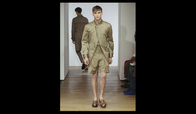 <strong>Yves Saint Laurent｜イヴ・サンローラン</strong>　