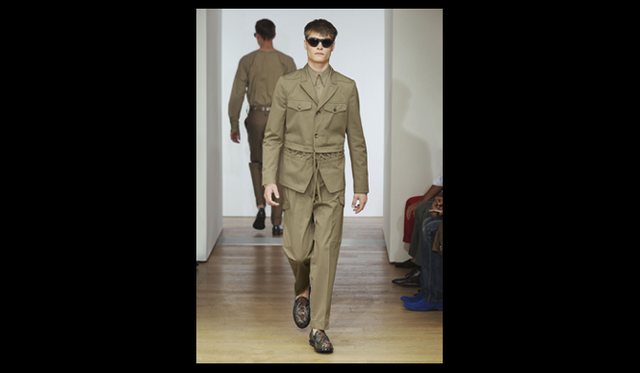 <strong>Yves Saint Laurent｜イヴ・サンローラン</strong>　