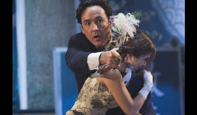 <strong>INTERVIEW｜映画『シャンハイ』の舞台裏　渡辺 謙、菊池凛子インタビュー </strong>　米国諜報員ポール・ソームズ＝ジョン・キューザック　© 2009 TWC Asian Film Fund, LLC. All rights reserved.