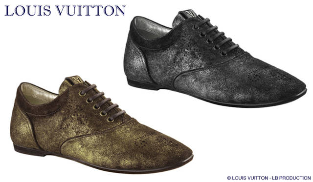 <strong>特集｜2011-12年秋冬トレンドシューズはこれ！　Chapter 01：Men’s Like<br /><br />LOUIS VUITTON│ルイ・ヴィトン</strong>　シューズ（メタリックスエードカーフレザー） 「リシュリュー」 [H 0cm]　各7万1400円　（ルイ・ヴィトン／ルイ・ヴィトン カスタマーサービス　Tel. 03-3478-2100）