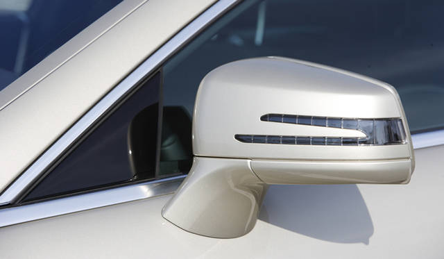 <strong>Mercedes-Benz CLS 350 BlueEFFICIENCY｜ メルセデス・ベンツ CLS 350 ブルーエフィシエンシー</strong>