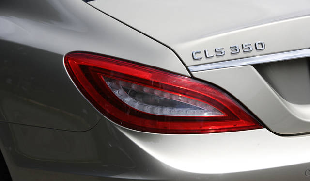 <strong>Mercedes-Benz CLS 350 BlueEFFICIENCY｜ メルセデス・ベンツ CLS 350 ブルーエフィシエンシー</strong>　リアエンドを演出するLEDリアコンビネーションランプ。