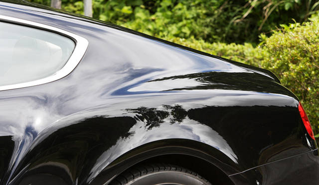 <strong>BENTLEY CONTINENTAL GT｜ベントレー コンチネンタル GT</strong>　継ぎ目や溶接のない彫刻的なアルミボディのフェンダーなどを生み出すために、最新の製造技術「スーパーフォーミング」が盛り込まれている。