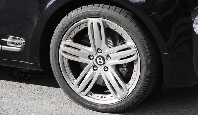 <strong>BENTLEY CONTINENTAL GT｜ベントレー コンチネンタル GT</strong>