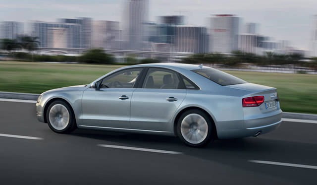 <strong>Audi A8 hybrid｜アウディA8 ハイブリッド</strong>