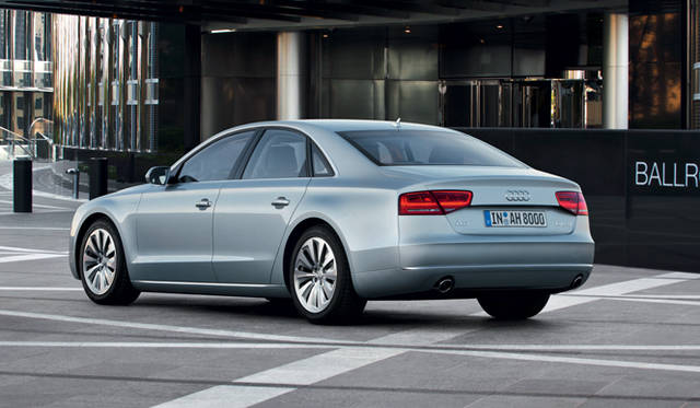 <strong>Audi A8 hybrid｜アウディA8 ハイブリッド</strong>