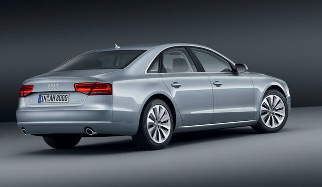 <strong>Audi A8 hybrid｜アウディA8 ハイブリッド</strong>