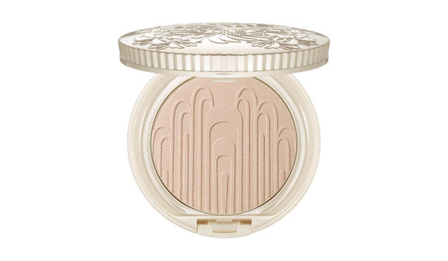 <strong>PAUL&JOE BEAUTE｜ポール＆ジョー ボーテ</strong>　「ポール＆ジョー　フィニッシング プレスト パウダー」(限定品)