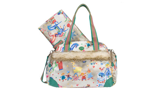 <strong>Oilily｜オイリリー</strong> ベージュのマザーズバッグ　2万2800円（オイリリー／SUIFUSHAオンラインストア）