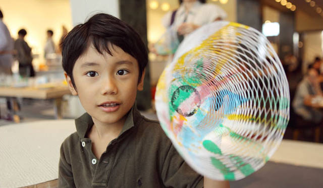 <strong>トラフのプロダクト「空気の器」ワークショップ2011</strong>