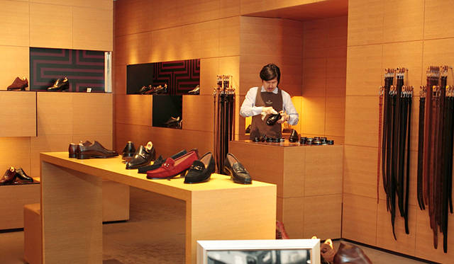 <strong>JOHN LOBB｜ジョンロブ</strong>　ジョンロブ流、シューケアの心得