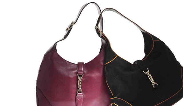 <strong>GUCCI｜グッチ</strong> 「ジャッキーバッグ」 [W33×H22×D7cm] 左／24万9900円、右／23万4150円 （グッチ／グッチ ジャパン）