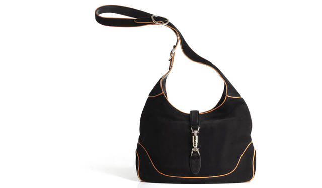 <strong>GUCCI｜グッチ</strong> ブラックのスウェードにオレンジのパイピングがモダン。「ジャッキーバッグ」 [W33×H22×D7cm] 24万9900円（グッチ／グッチ ジャパン）