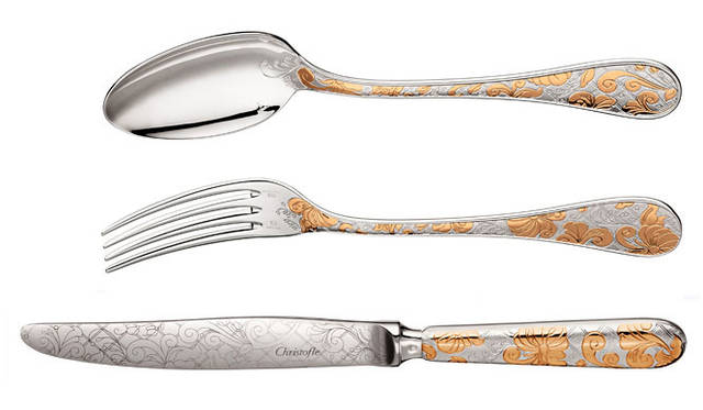 <strong>Christofle｜クリストフル</strong>　「ジャルダン・エデン パーシャリー・ゴールド」　テーブルナイフ3万975円、テーブルフォーク2万6775円、テーブルスプーン2万6775円、30ピースセット76万円（セット内容：テーブルスプーン、テーブルフォーク、テーブルナイフ、コーヒースプーン、デザートフォーク×各6本）