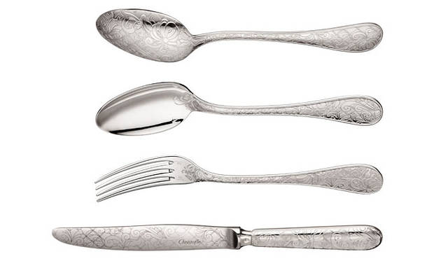 <strong>Christofle｜クリストフル</strong>　「ジャルダン・エデン」　テーブルナイフ１万3650円、テーブルフォーク1万3650円、テーブルスプーン1万3650円、30ピースセット35万円（セット内容：テーブルスプーン、テーブルフォーク、テーブルナイフ、コーヒースプーン、デザートフォーク×各6本）