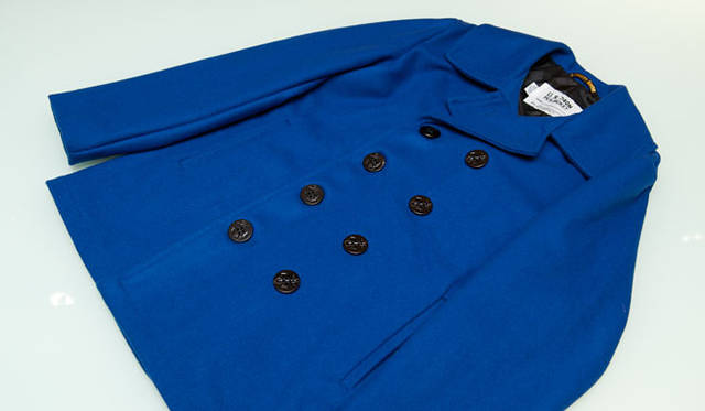 <strong>ISETAN MEN’S｜伊勢丹新宿店メンズ館 6階</strong>　「Schott×KATO（カトーデニム）」ピーコート 6万6150円（伊勢丹新宿店）