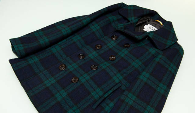 <strong>ISETAN MEN’S｜伊勢丹新宿店メンズ館 6階</strong>　「Schott×Scye（サイ）」ピーコート 6万6150円（伊勢丹新宿店）