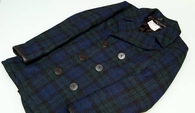 <strong>ISETAN MEN’S｜伊勢丹新宿店メンズ館 6階</strong>　Schottピーコート 6万6150円（伊勢丹新宿店）