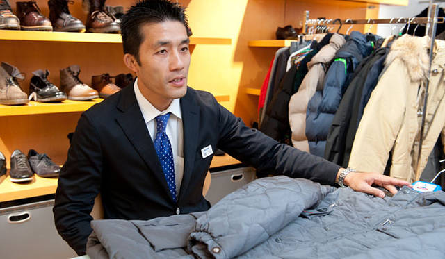<strong>ISETAN MEN’S｜伊勢丹新宿店メンズ館 7階</strong>　伊勢丹 MD統括部 新宿紳士営業部 オーセンティックカジュアル・スポーツ バイヤー 渡辺一弘氏