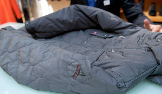 <strong>ISETAN MEN’S｜伊勢丹新宿店メンズ館 7階</strong>　「HOLUBAR MOUNTAINEERRING」 ダウンコート6万9300円（伊勢丹新宿店）