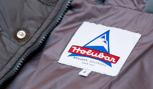 <strong>ISETAN MEN’S｜伊勢丹新宿店メンズ館 7階</strong>　「HOLUBAR MOUNTAINEERRING」 ダウンコート6万9300円（伊勢丹新宿店）