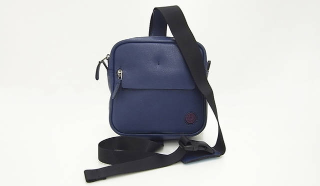 <strong>HIKARU MATSUMURA THE UNIQUE-BAG｜ヒカル マツムラ ザ ユニークバッグ</strong>　T-SERIES SMALL 1万9950円（H170×W170×D40mm）