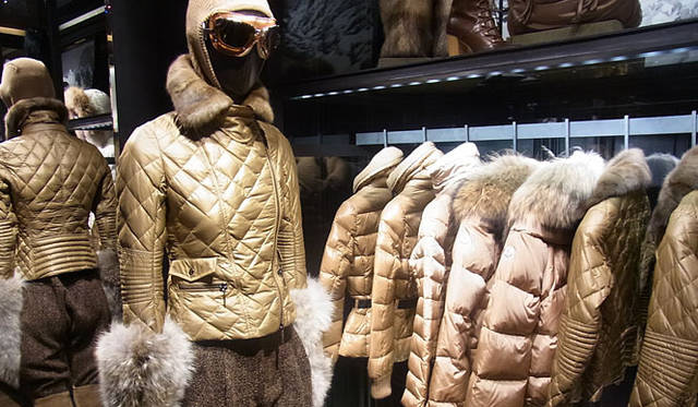 <strong>SAKURA｜第16回 心ときめく日々</strong>　『モンクレール 青山』旗艦店オープニング