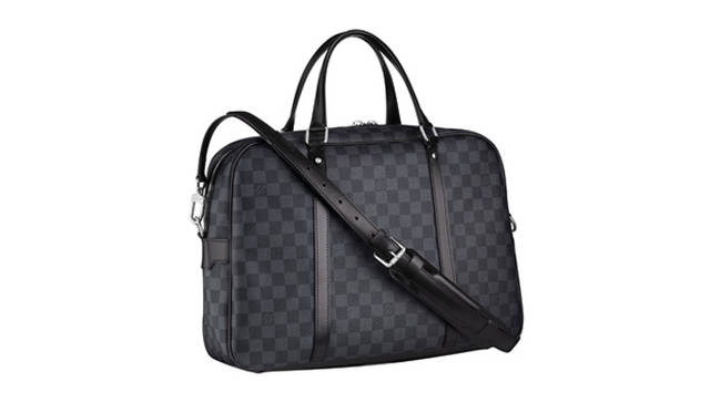 ダミエ・グラフィット ヨーン（N48118）　18万6900円 10月上旬発売予定<br />問い合わせ｜ルイ・ヴィトン カスタマーサービスセンター Tel.03-3478-2100