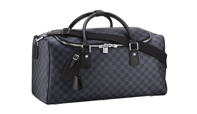 ダミエ・グラフィット ロードスター50（N48189）　18万7950円<br />問い合わせ｜ルイ・ヴィトン カスタマーサービスセンター Tel.03-3478-2100