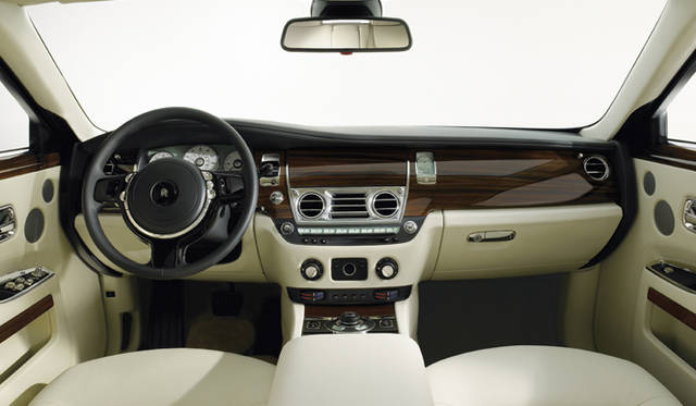 <b>ROLLS-ROYCE GHOST｜ロールス・ロイス ゴースト</b>