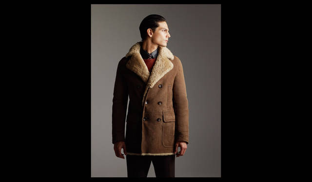 <strong>伊勢丹新宿店メンズ館3階＝インターナショナルデザイナーズ</strong>　Gucci　コート58万2750円、ニット7万6650円、シャツ4万6200円、パンツ8万7150円、ネクタイ2万3100円