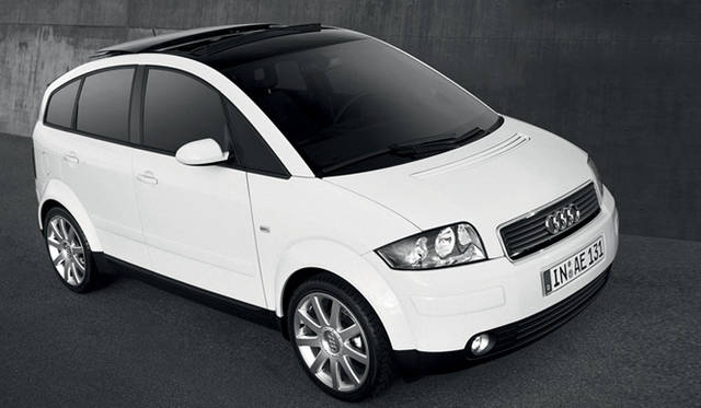<strong>Audi A2│アウディ A2</strong>　初代アウディ A2。1999～2005年にあいだ製造された当時のエントリーモデル。ディメンションは、全長3,826×全幅1,673×全高1,553mmで、ホイールベースが2,405mm。次期型と全幅以外はほぼ近いサイズのボディをもっている。