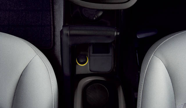 <strong>RENAULT KANGOO│ルノー カングー</strong>　サイドブレーキ