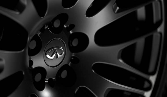 <strong>Infiniti FX Sebastian Vettel concept｜インフィニティFX セバスチャン・ベッテル コンセプト</strong>　