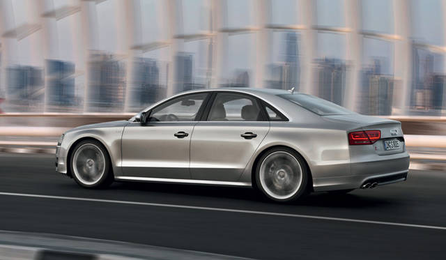 <strong>Audi S8｜アウディ S8</strong>