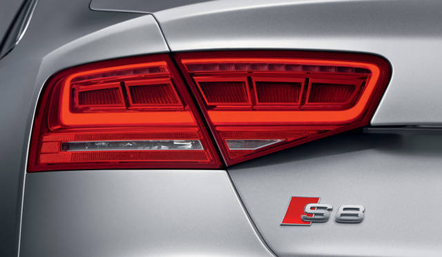 <strong>Audi S8｜アウディ S8</strong>