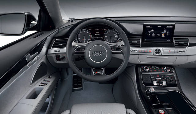 <strong>Audi S8｜アウディ S8</strong>