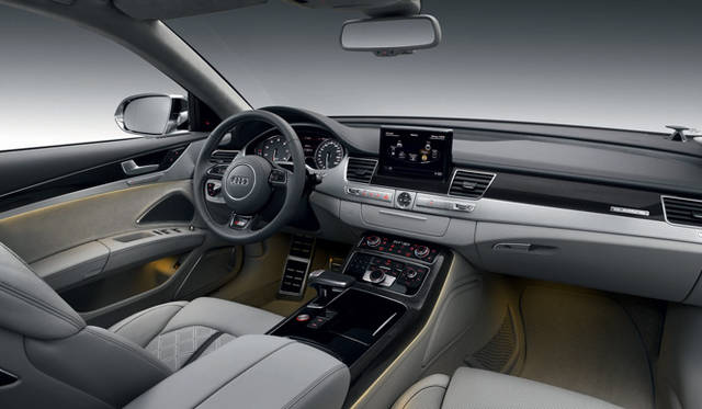 <strong>Audi S8｜アウディ S8</strong>