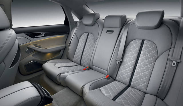 <strong>Audi S8｜アウディ S8</strong>