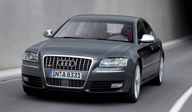<strong>Audi S8｜アウディ S8</strong>　先代モデル